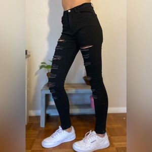 WORN ONCE! • Black • Stylish Skinny Jeans